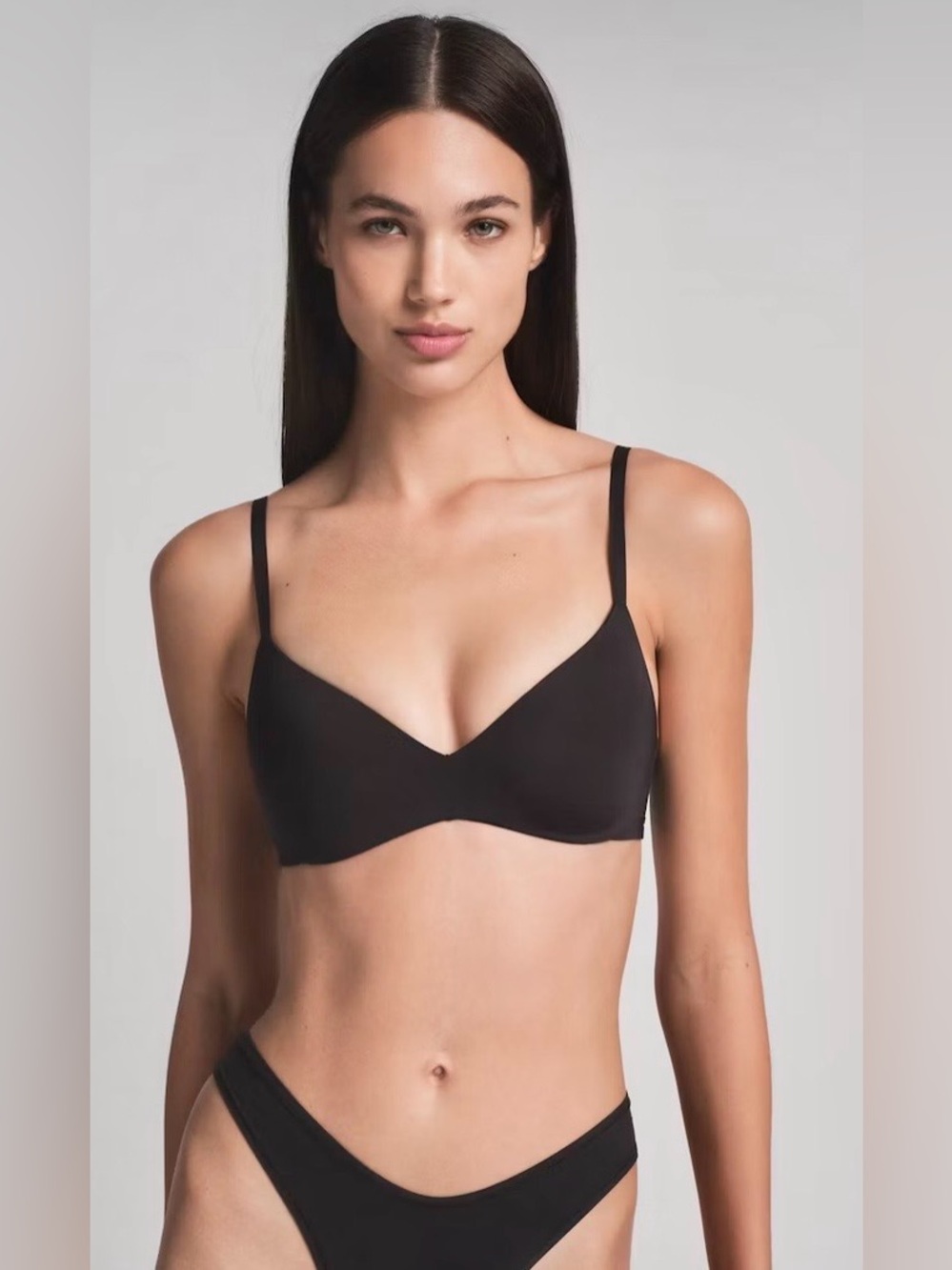 Skims Wireless Form Push Up Plunge Bra - Onyx (Black) Size 34C